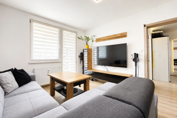 2 izbový byt s loggiou, Lomená, Košice